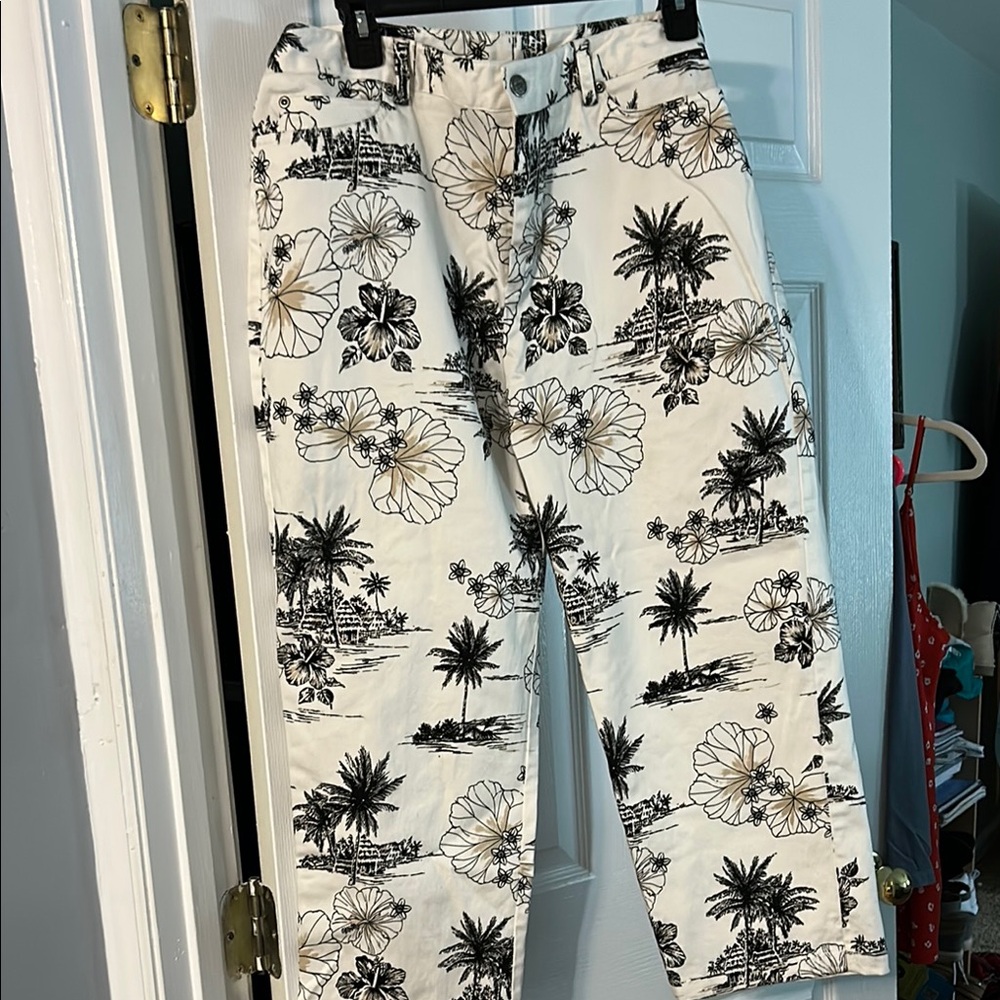 Floral Print Capri Pants 16